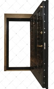 Дверь стальная входная БАСТИОН-3. Панель и портал массив дуба крашеный с патиной