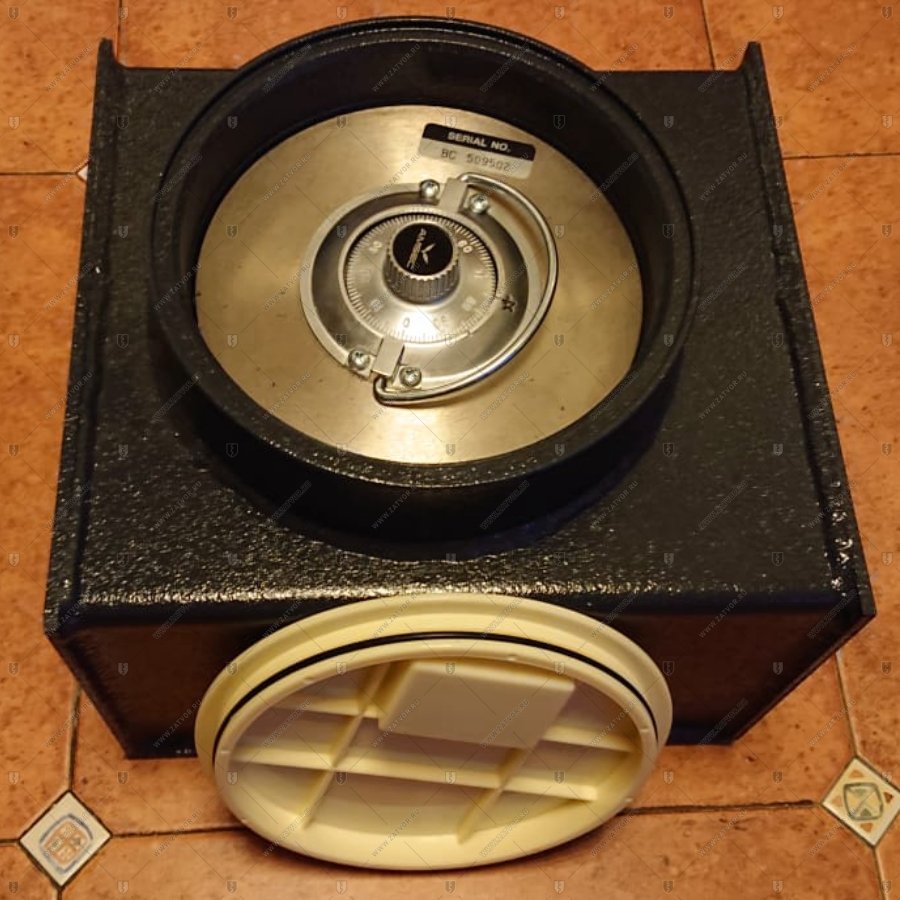 Сейф-тайник для монтажа в стяжку пола